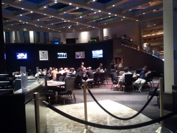 las vegas mgm grand casino poker table
