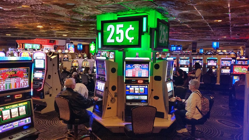 Plenty of 25 cent Slots